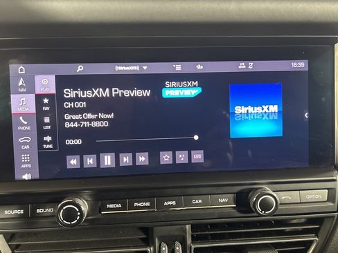 Certified 2021 Porsche Macan S image 29