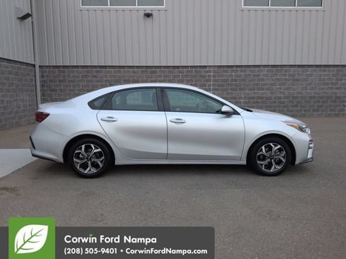 Used 2019 Kia Forte LXS FWD image 2
