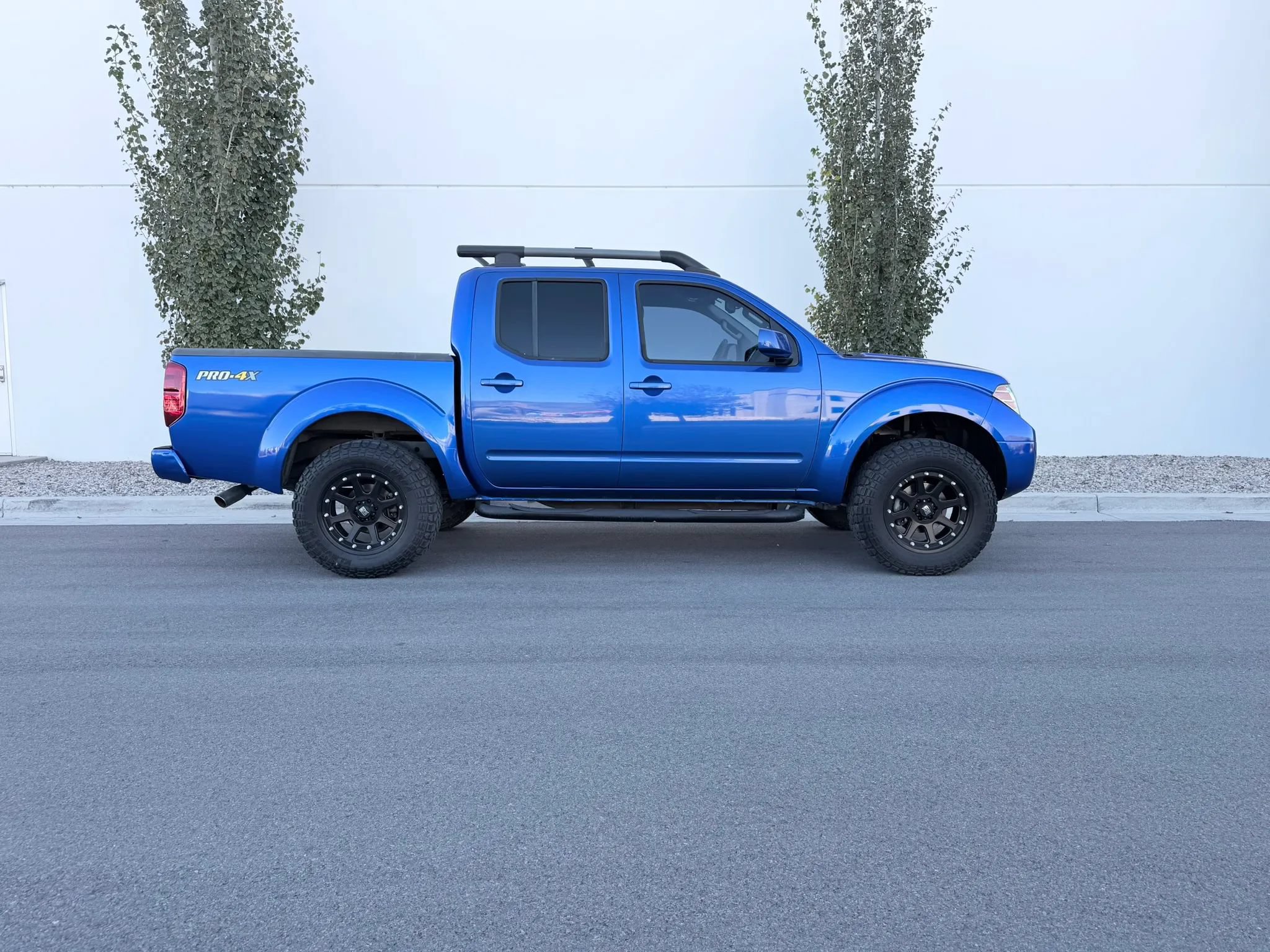 Used 2015 Nissan Frontier PRO-4X w/ Pro-4x Luxury Package AWD/4WD image 4