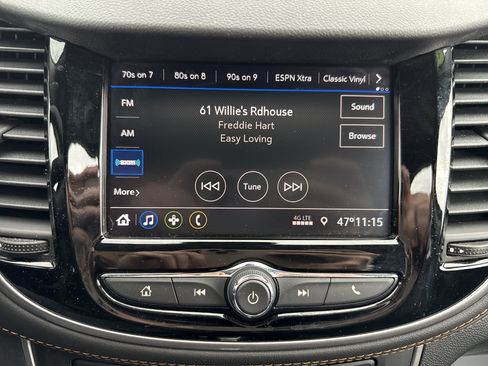 Used 2022 Chevrolet Trax LT w/ LT Convenience Package AWD/4WD image 25