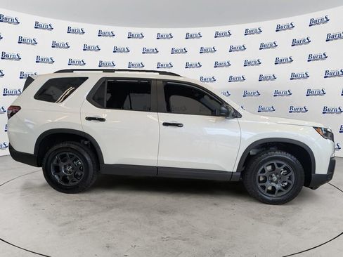 New 2026 Honda Pilot TrailSport image 2