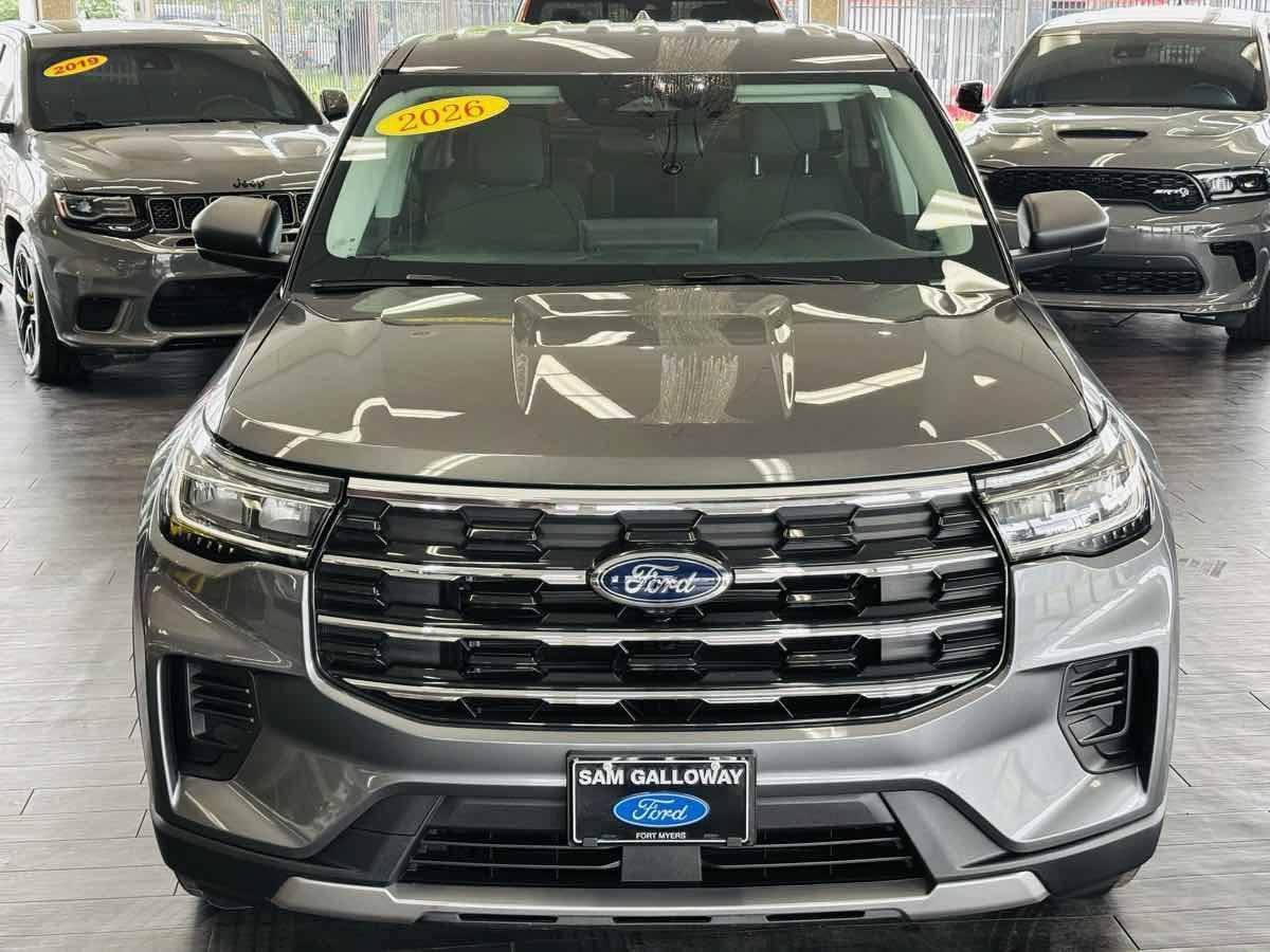 Used 2026 Ford Explorer Active AWD/4WD image 17