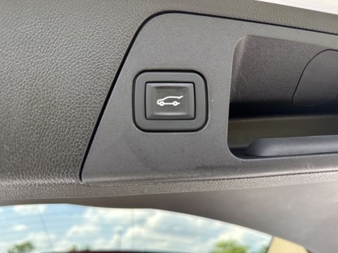Used 2017 Buick Envision Essence FWD image 34