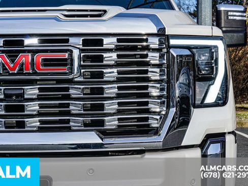 Used 2025 GMC Sierra 3500 Denali w/ Technology Package image 12