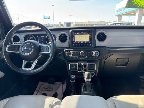 Used 2021 Jeep Gladiator Overland AWD/4WD image 25