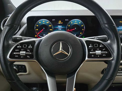 Certified 2022 Mercedes-Benz GLA 250 4MATIC image 28