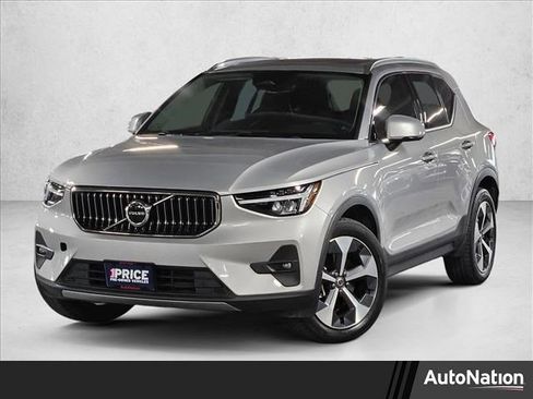 Used 2023 Volvo XC40 B5 Plus w/ Protection Package Premier image 1