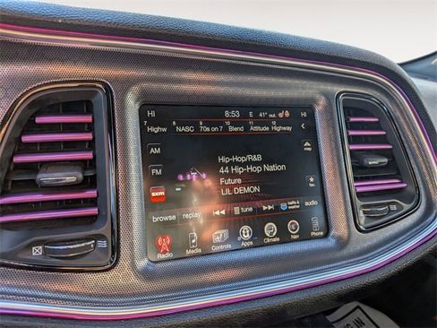 Used 2016 Dodge Challenger SRT image 19