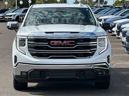 Used 2024 GMC Sierra 1500 SLT AWD/4WD image 9