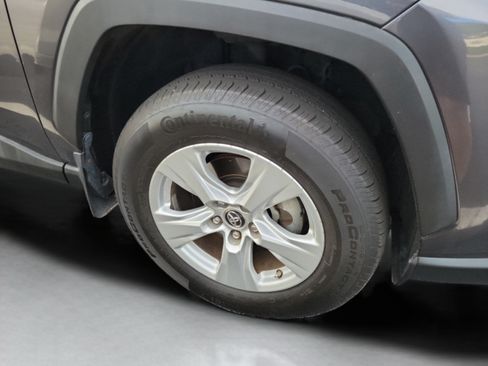 Used 2021 Toyota RAV4 LE FWD image 15
