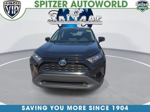 Used 2020 Toyota RAV4 LE AWD/4WD image 3