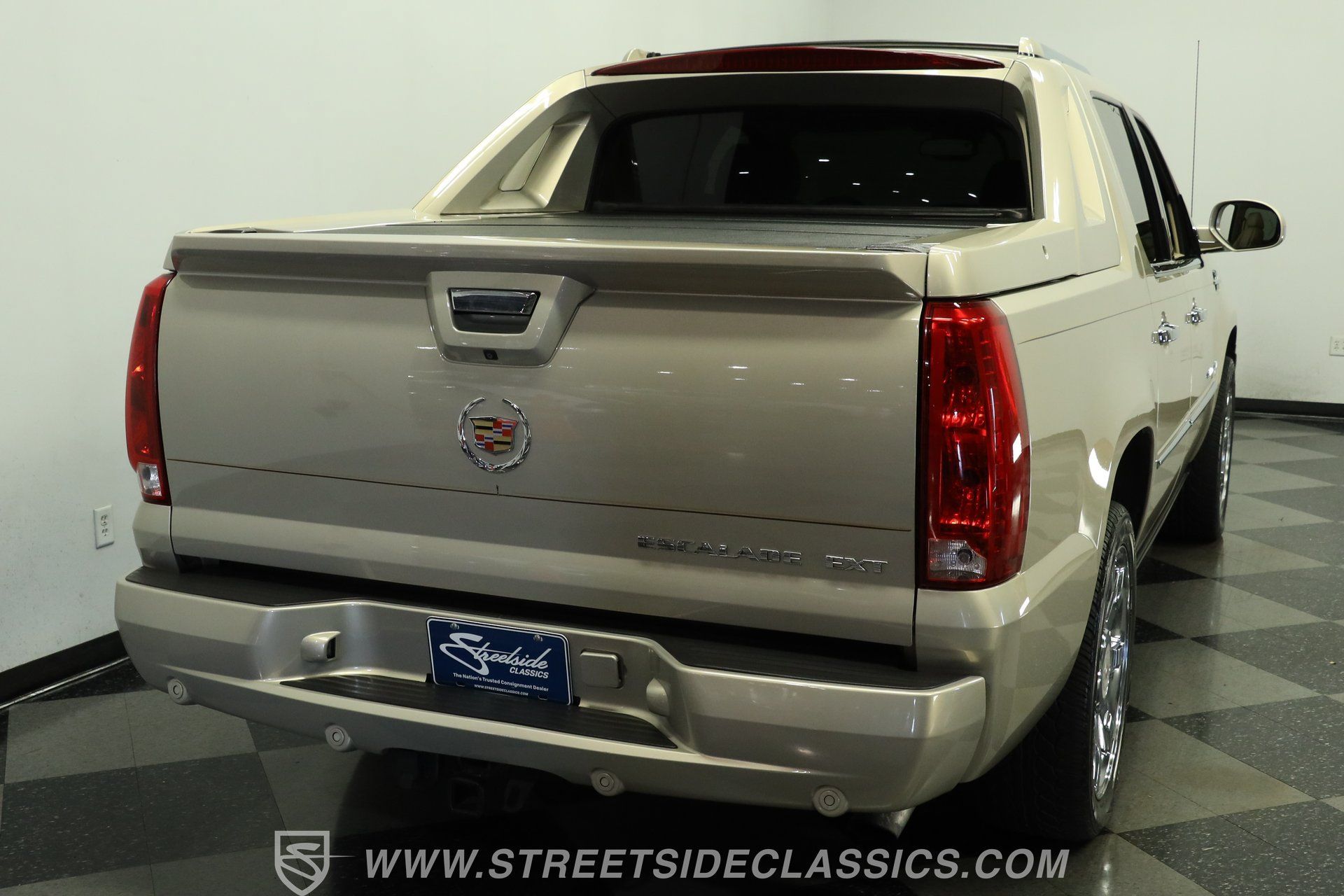 Used 2007 Cadillac Escalade EXT w/ Information Package AWD/4WD image 10