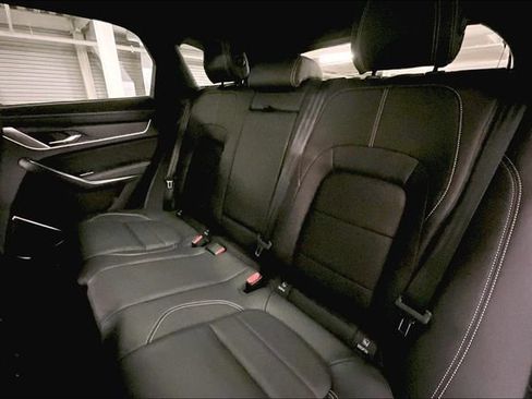 Certified 2025 Jaguar F-PACE R-Dynamic S image 15