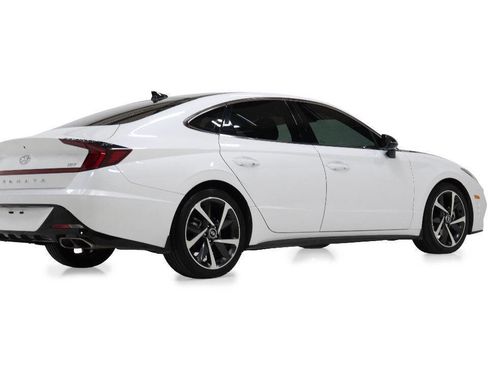 Used 2021 Hyundai Sonata SEL Plus w/ Tech Package FWD image 3