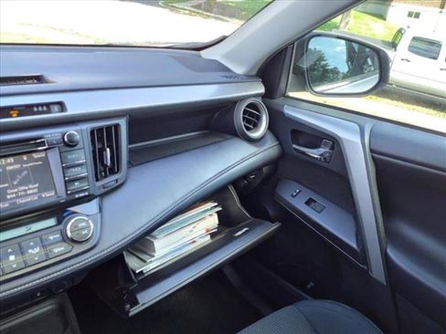 Used 2018 Toyota RAV4 XLE image 25