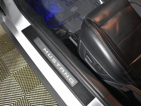 Used 2022 Ford Mustang GT Premium w/ Equipment Group 401A image 9