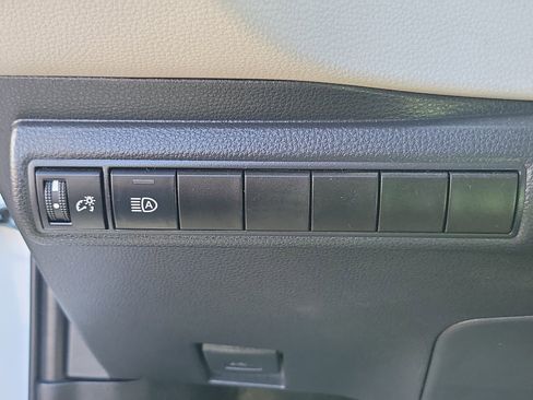 Used 2022 Toyota Corolla LE image 20