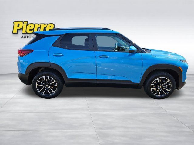 Used 2025 Chevrolet TrailBlazer LT AWD/4WD image 6