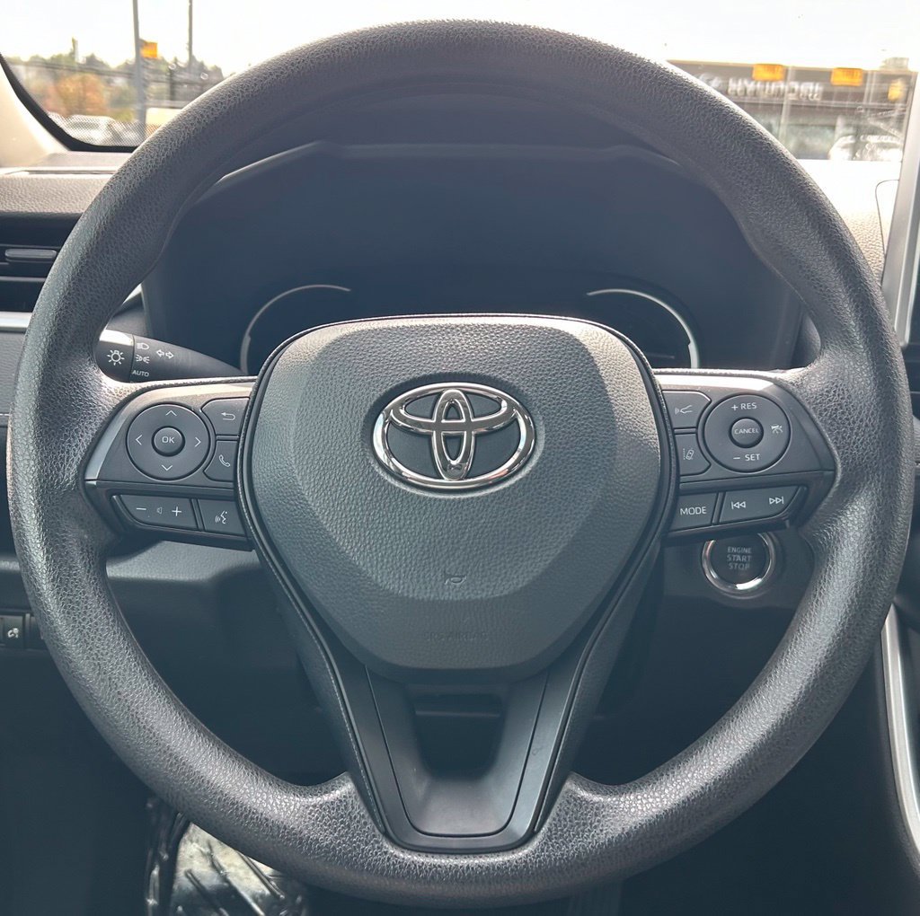 Certified 2025 Toyota RAV4 XLE FWD image 20