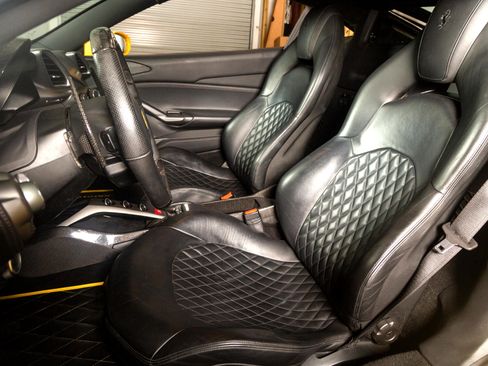 Used 2016 Ferrari 488 GTB image 6