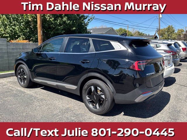 Used 2026 Kia Sportage LX FWD image 13
