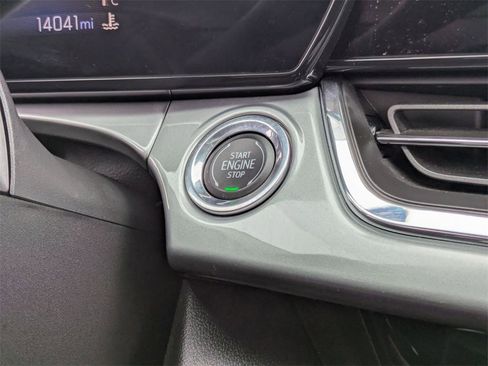 Used 2025 Chevrolet Trax LT w/ LT Convenience Package image 24