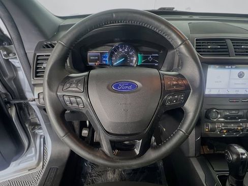 Used 2019 Ford Explorer XLT w/ Equipment Group 201A FWD image 16