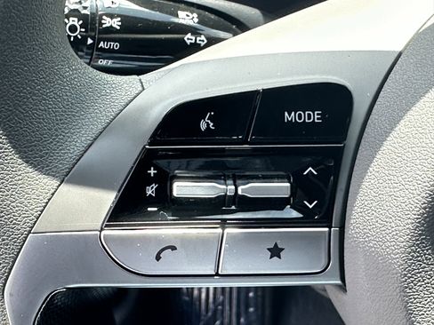 Used 2024 Hyundai Elantra SEL FWD image 23