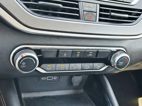 Used 2023 Nissan Altima 2.5 SR FWD image 26