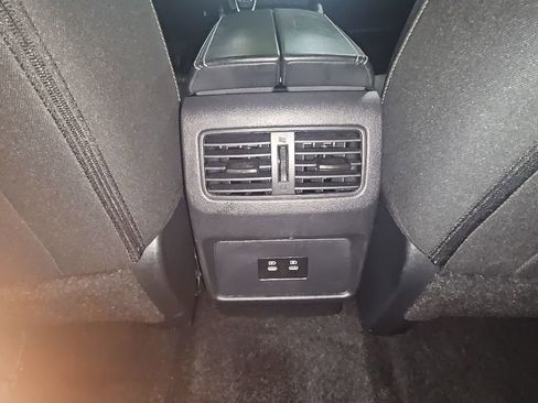 Used 2025 Nissan Rogue SV image 28