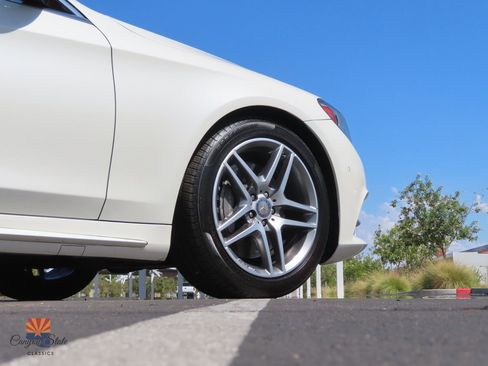 Used 2014 Mercedes-Benz S 550 4dr Sdn S 550 RWD w/ Sport Package image 4