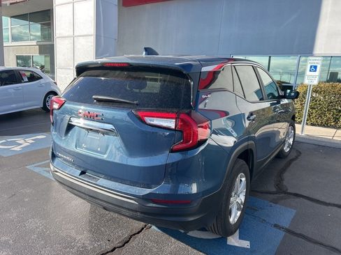 Used 2024 GMC Terrain SLE image 6