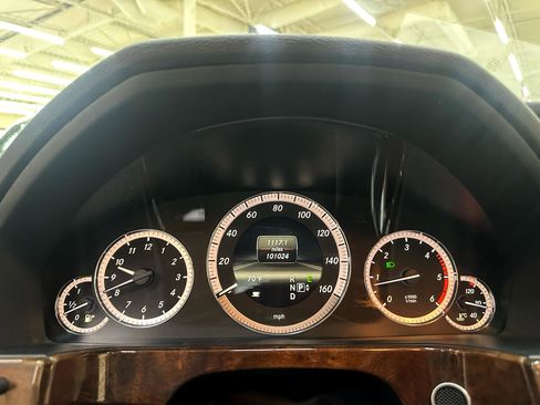 Used 2013 Mercedes-Benz E 350 BlueTEC Sedan image 24