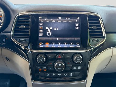 Used 2019 Jeep Grand Cherokee Limited AWD/4WD image 23