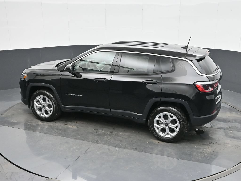 Used 2025 Jeep Compass Sport w/ Mopar Graphics Package AWD/4WD image 24