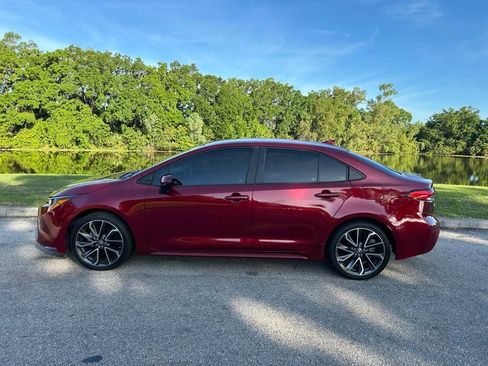 Used 2022 Toyota Corolla LE image 2