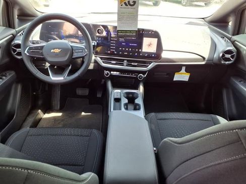 New 2025 Chevrolet Equinox EV LT w/ Comfort Package image 13