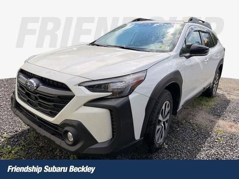 Certified 2025 Subaru Outback Premium AWD/4WD image 1