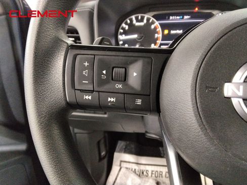 Used 2023 Nissan Rogue SV image 12