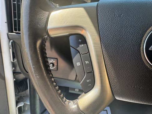 Used 2017 Chevrolet Express 3500 Extended RWD image 28