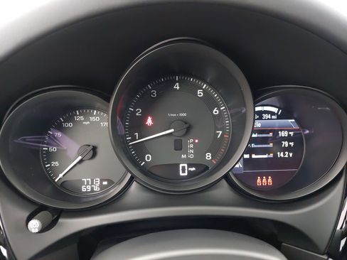 Used 2025 Porsche Macan image 21