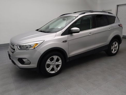 Used 2017 Ford Escape SE w/ SE Leather Comfort Package AWD/4WD image 2