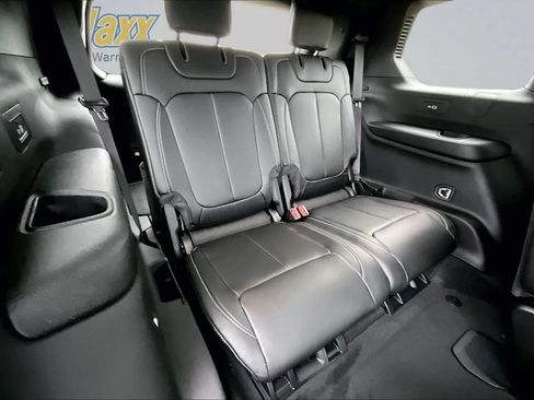 New 2026 Jeep Grand Cherokee L Limited w/ Limited Altitude Package AWD/4WD image 10