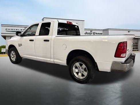 Used 2024 RAM 1500 Classic SLT AWD/4WD image 3