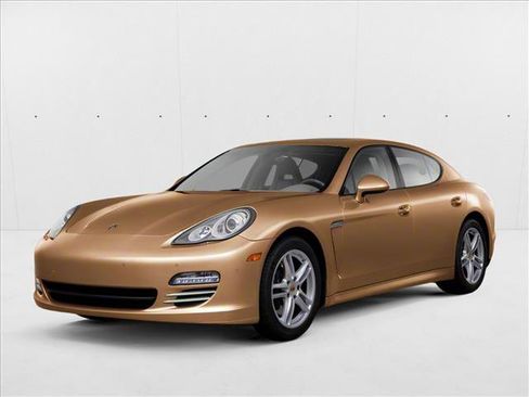 Used 2013 Porsche Panamera 4 AWD/4WD image 1