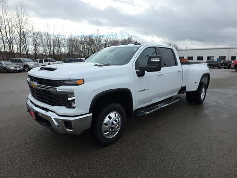 New 2026 Chevrolet Silverado 3500 LT w/ Safety Package image 4