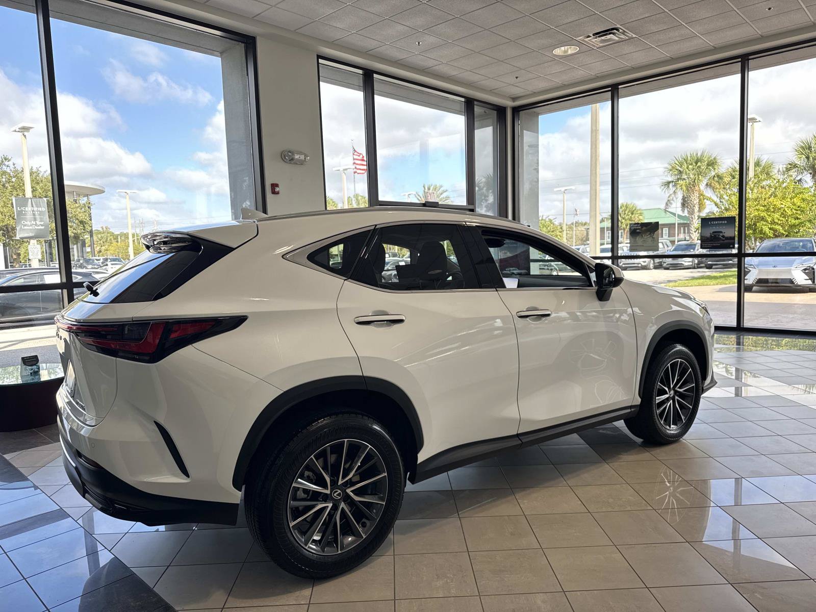 Used 2026 Lexus NX 350h FWD w/ Accessory Package (2T) image 10