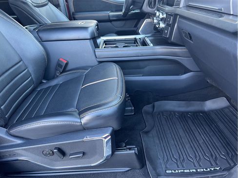 Used 2024 Ford F250 Platinum image 17