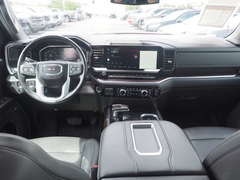 Used 2022 GMC Sierra 1500 SLT w/ SLT Convenience Package AWD/4WD image 16