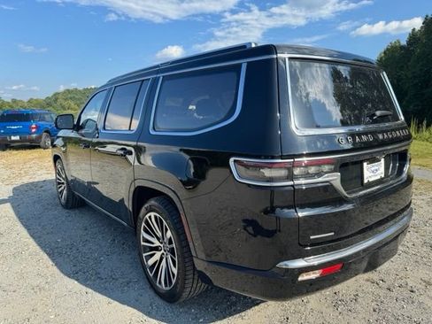 Used 2022 Jeep Grand Wagoneer Series III AWD/4WD image 6